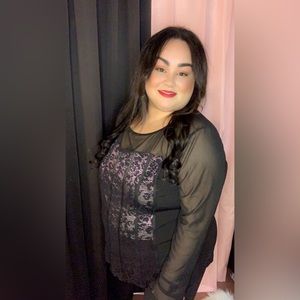 Purple and black lace corset top with sheer sleeves. Beautiful top in a size 3x